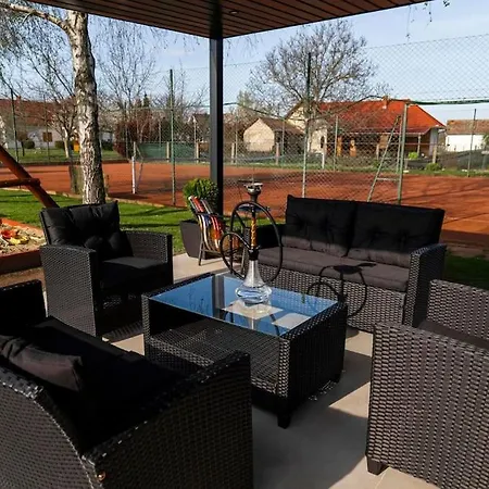 Tennis House With Balcony Ordacsehi Exterior photo